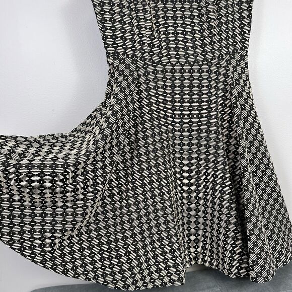 Maeve Anthropologie Size 0 Fit And Flare Dress Lined Geometric Cap Sleeves - Picture 2 of 8